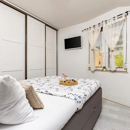 Апартаменты Stylish 1bd Flat With A Terrace Near The Centre Of By Flat Mаnager *